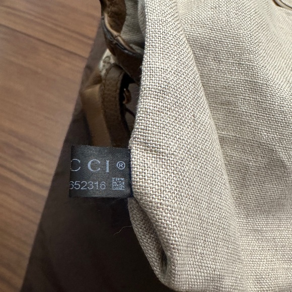 Gucci signature hobo bag leather bottom and handle. Original dust bag included. - Picture 9 of 13